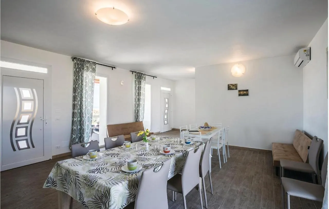 מרינה די רגוזה Villa Marzia 0*, מרינה די רגוזה איטליה